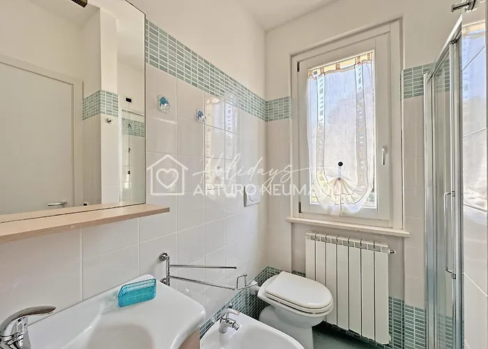 422 - Nuovo Bilocale Al Primo Piano A Sirolo, A 200 Mt Dal Centro